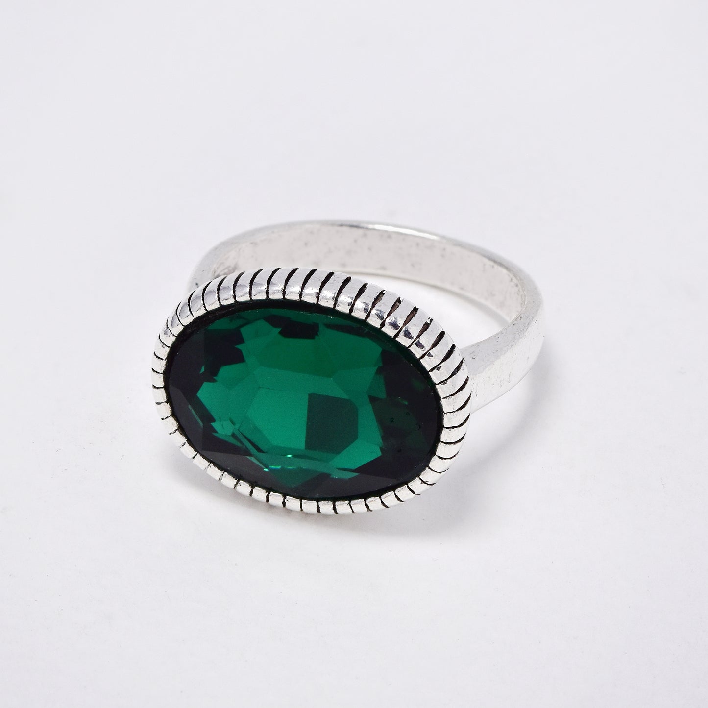 YR6792 - Fashion statement crystal line rim ring