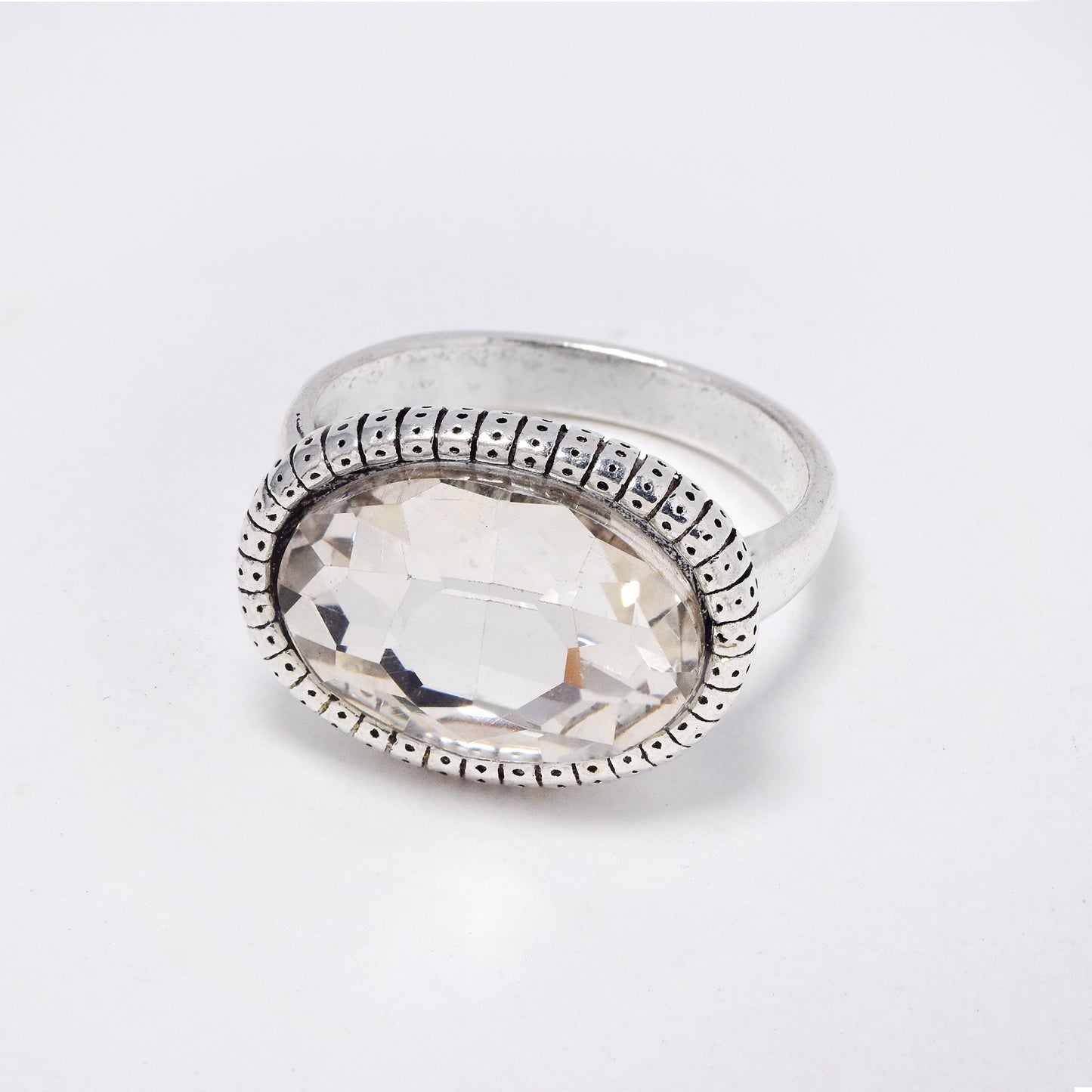 YR6793 - Fashion statement crystal dotted rim ring